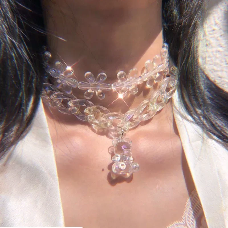 Collier ras de cou : le guide pour bien choisir et porter son ras du cou