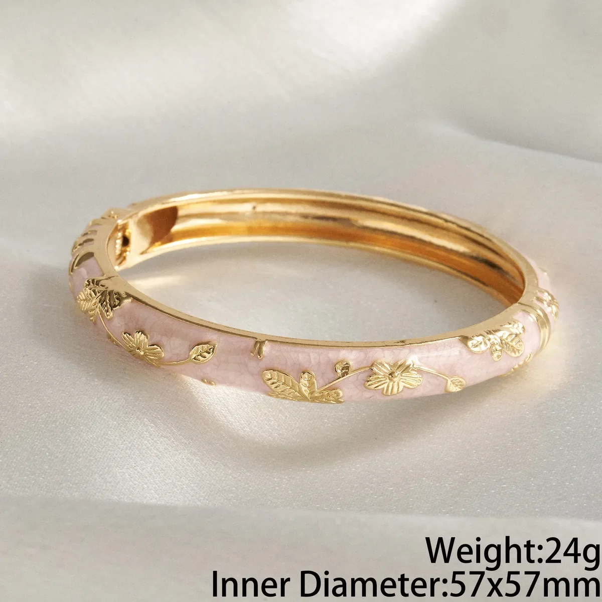 Bracelet Jonc Émail Rose Pâle Motif Floral Doré