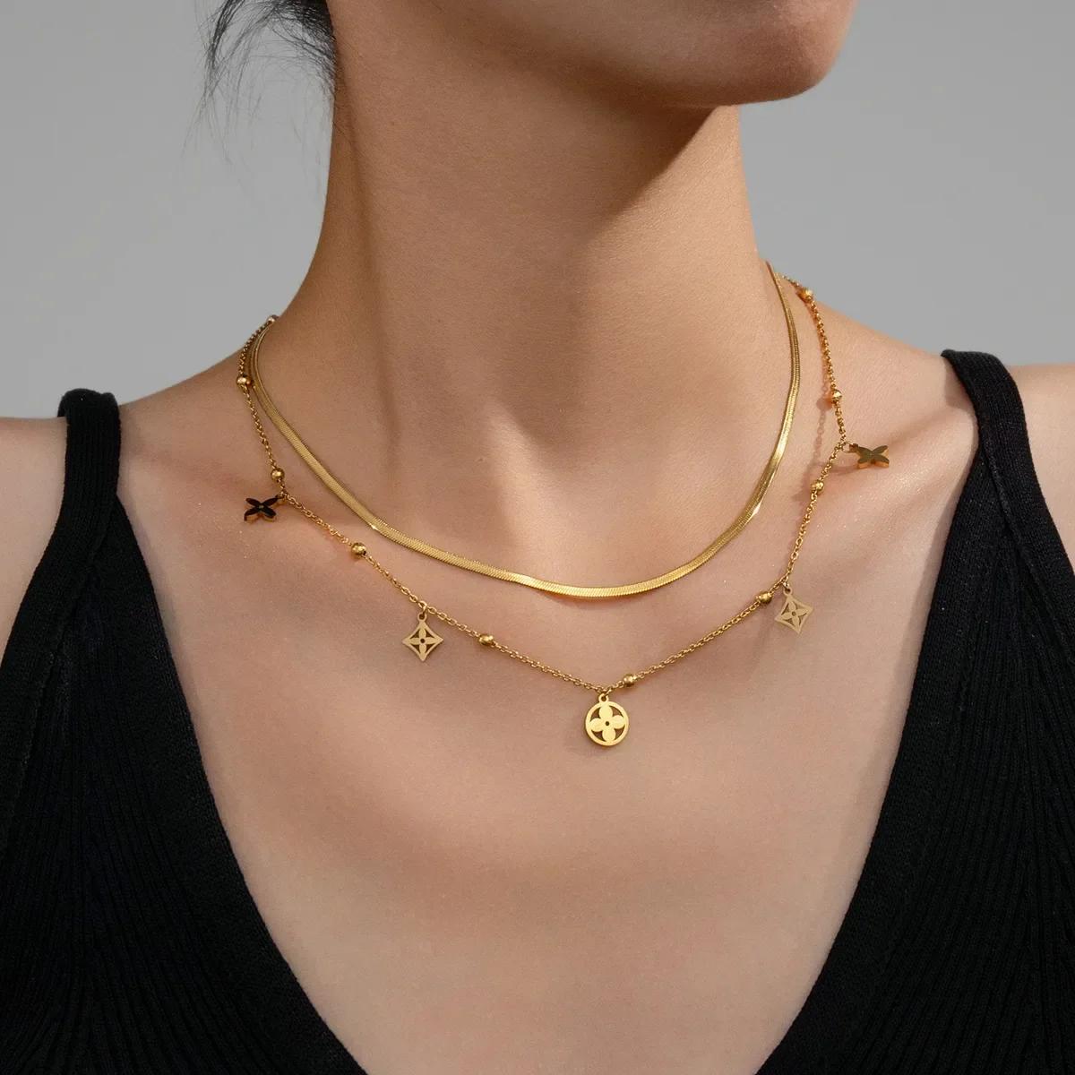 Collier Double Rang Pendentif Rond Doré