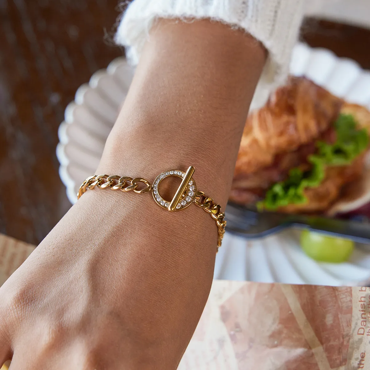 Bracelet classique pour dames en acier inoxydable avec boucle OT et