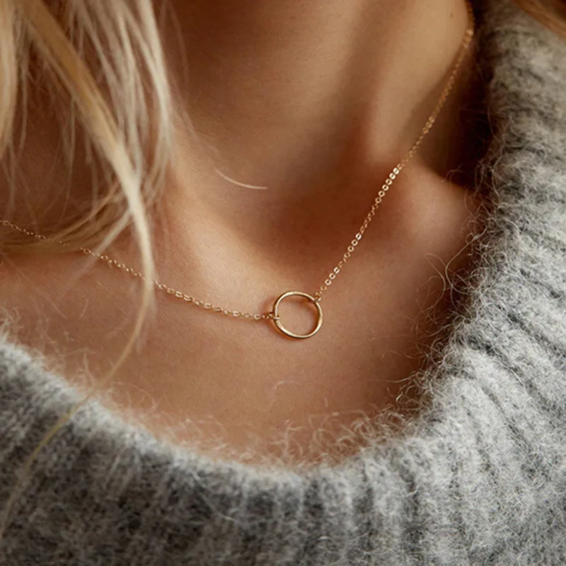 Collier pendentif rond en acier inoxydable plaqué or véritable 18 carats