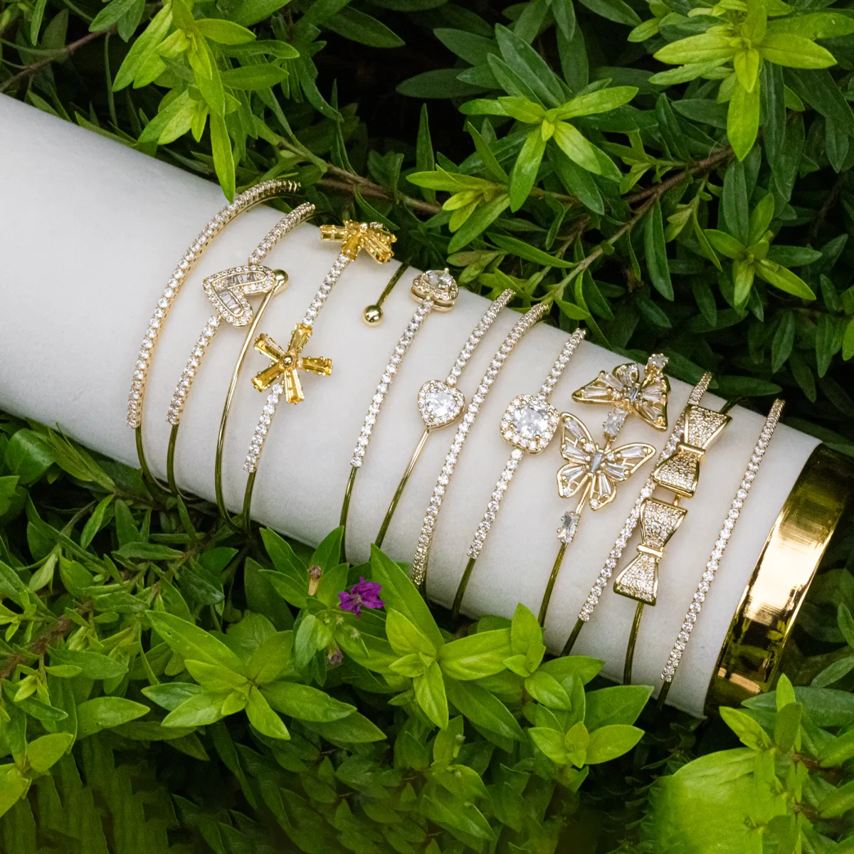 Bracelet femme motif carré plaqué or véritable 18 carats avec zircon