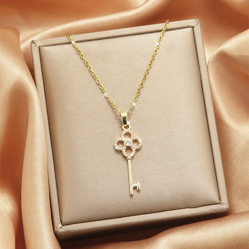 Collier Clé Trèfle Pavé Zircon